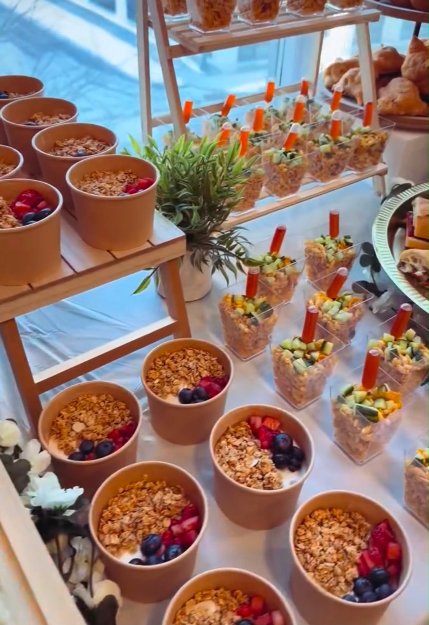 Individual breakfast and small-bite service